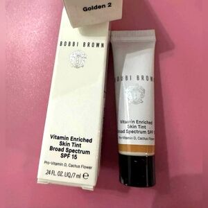 Bobbi Brown Vitamin Enriched Skin Tint Broad Spectrum SPF 15